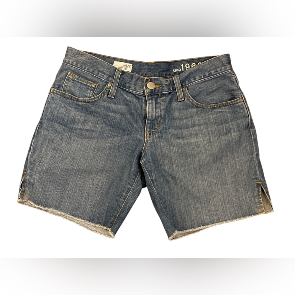 Gap 1969 Boyfriend short Denim Size 30 Split Seam Raw Hem